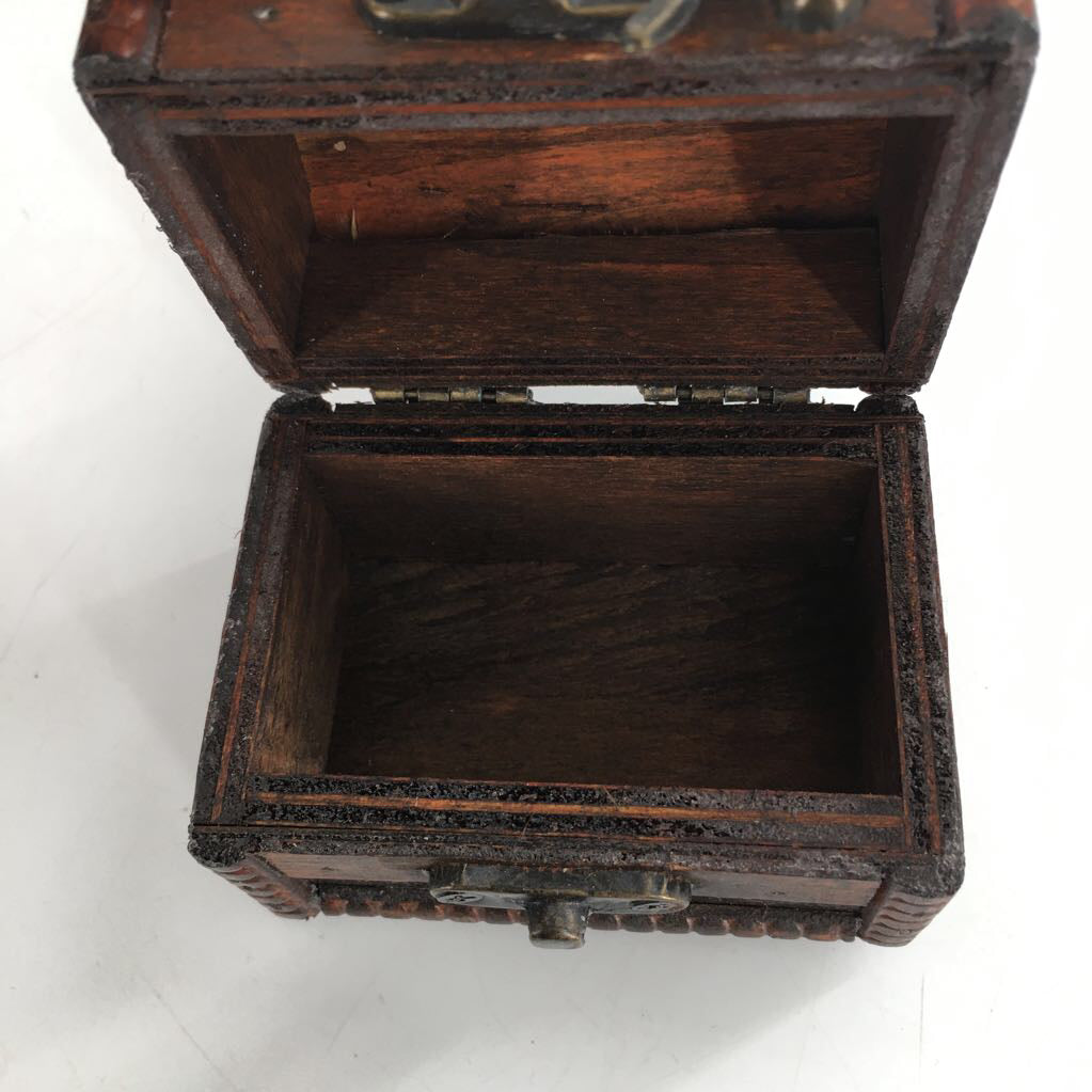 treasure chest tabletop decor