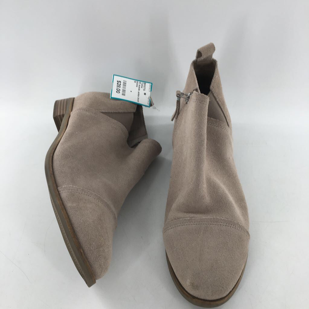 12 suede ankle boot