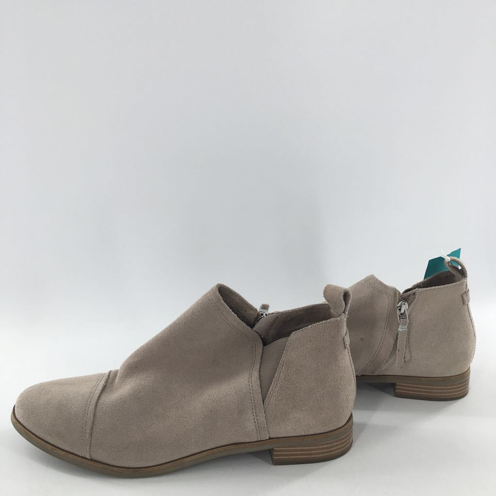 12 suede ankle boot