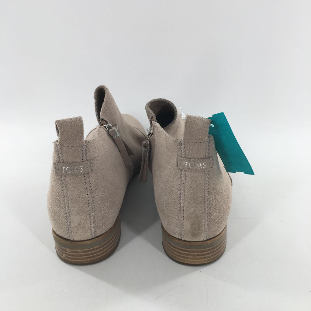12 suede ankle boot