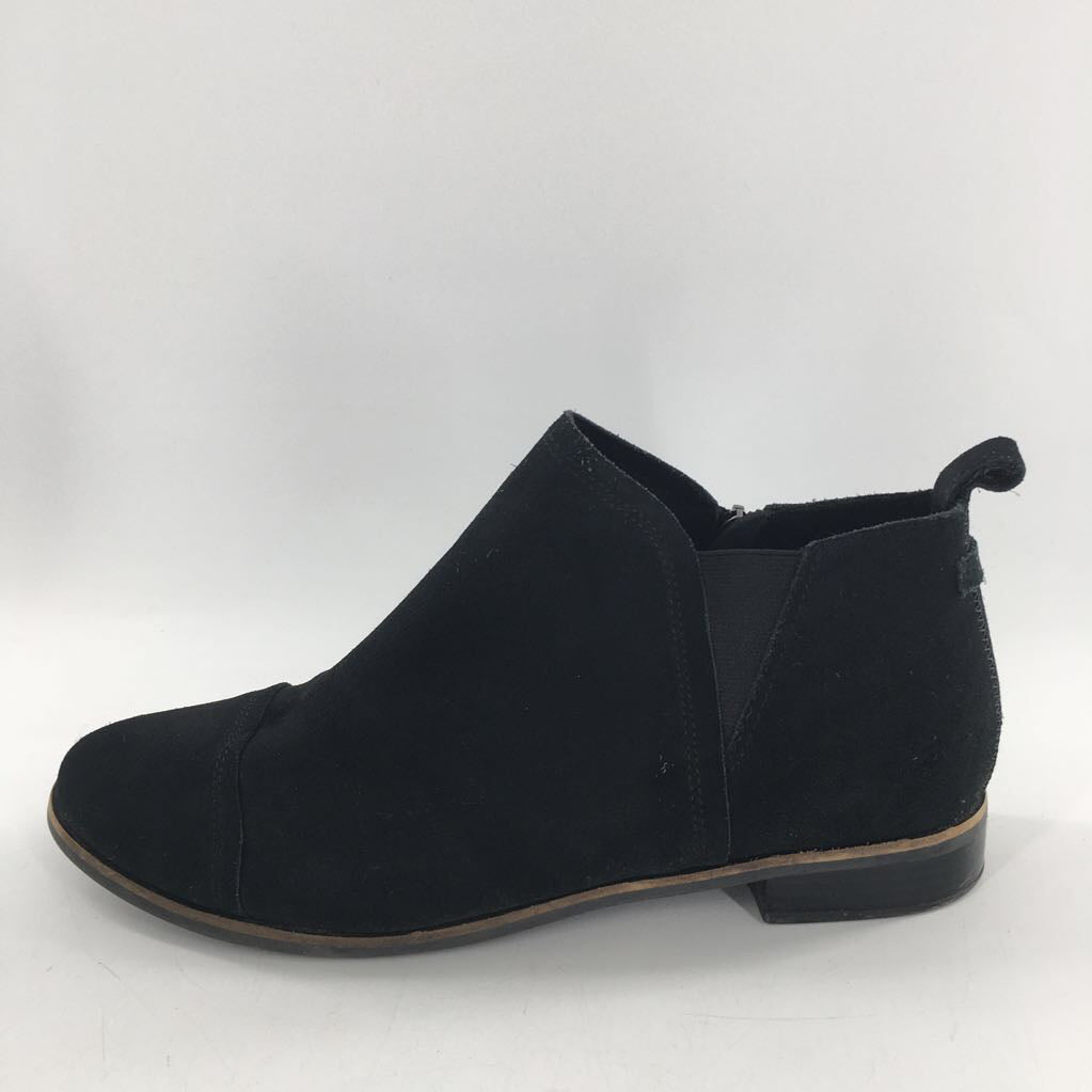 12 suede ankle boot