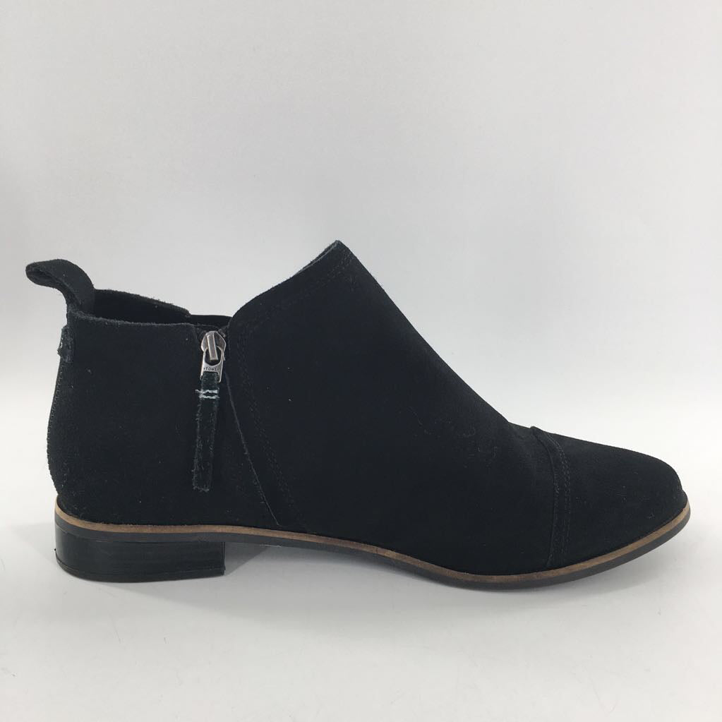 12 suede ankle boot
