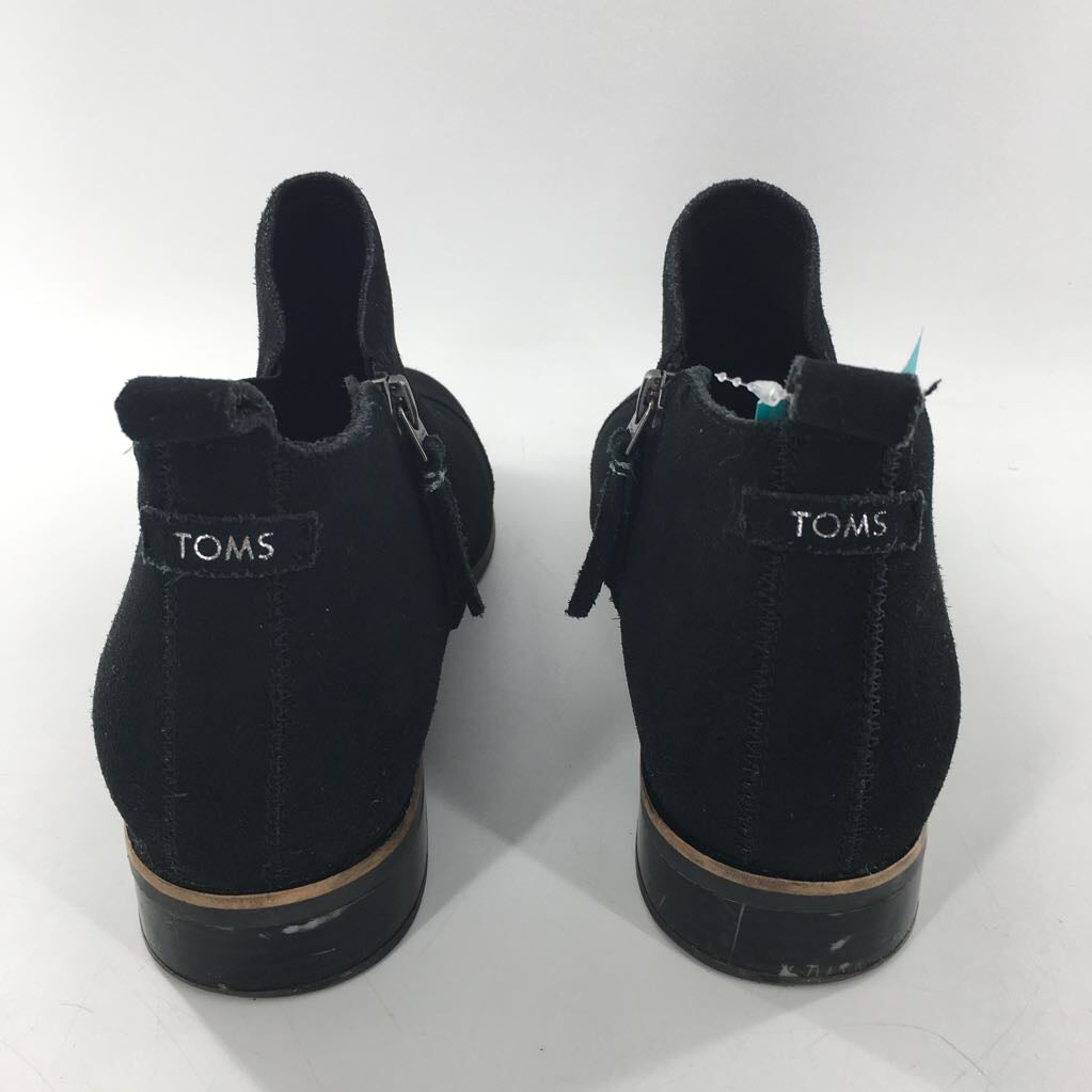 12 suede ankle boot