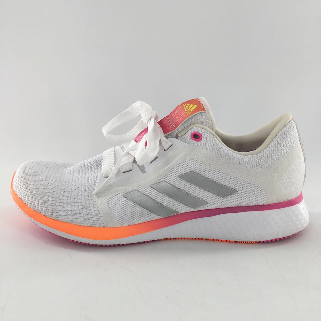 11 lace-up sneaker