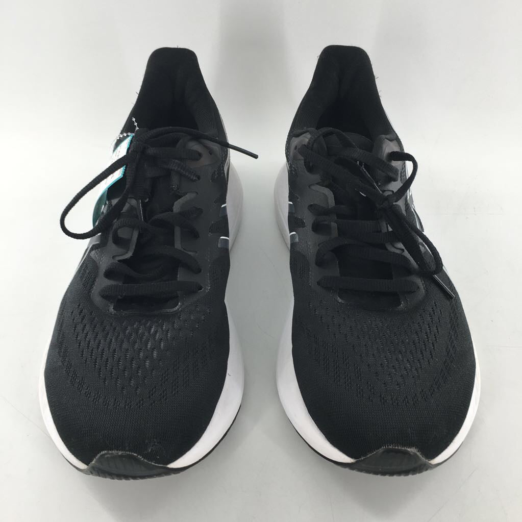 11 lace-up sneaker