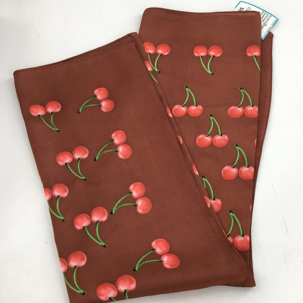 square scarf-cherry print