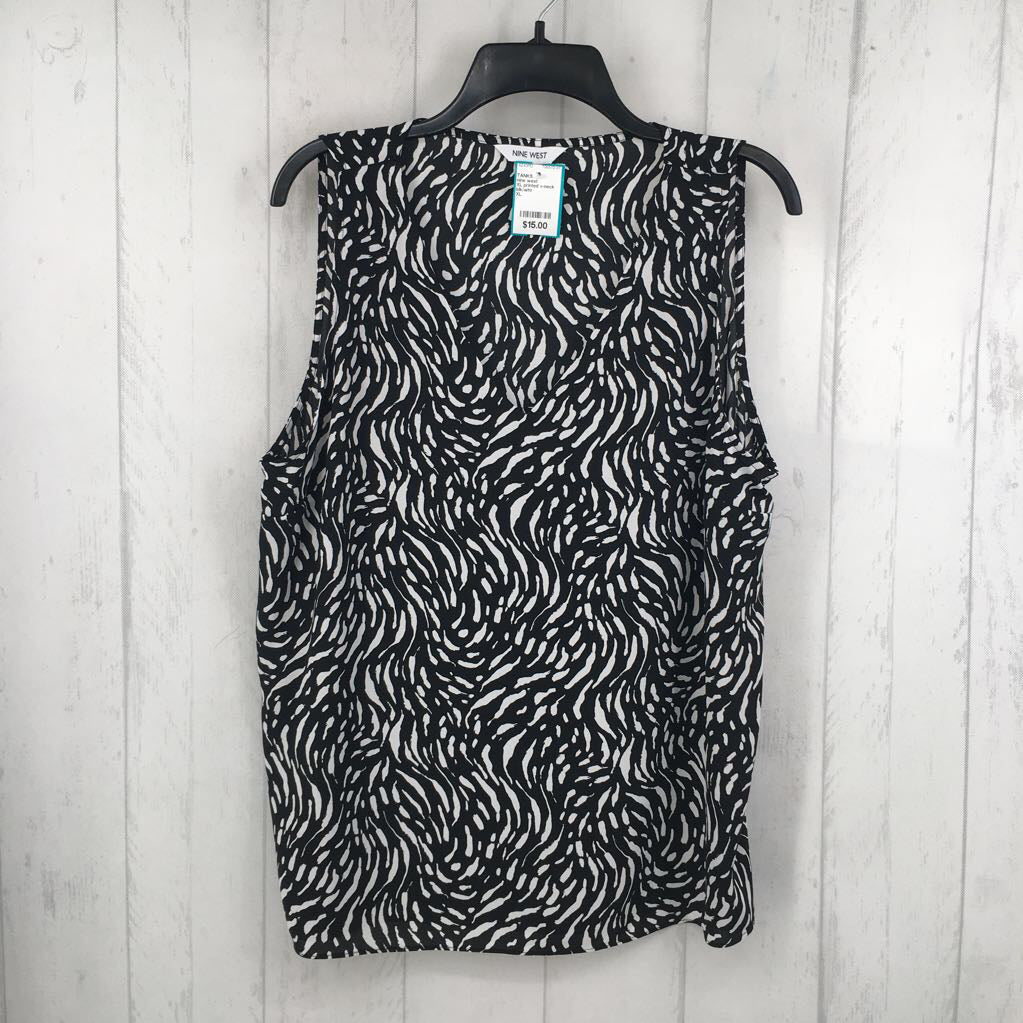 XL printed v-neck tank