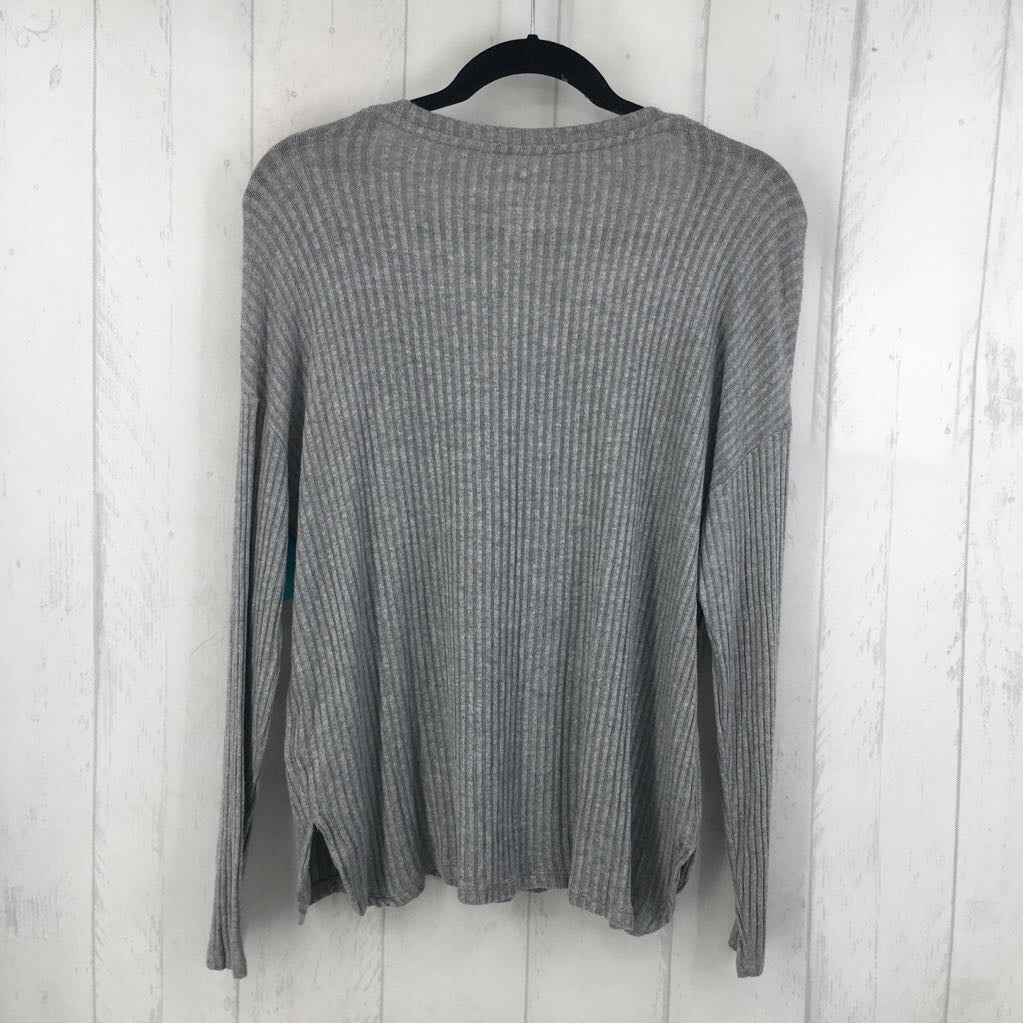 M rib knit v-neck l/s top
