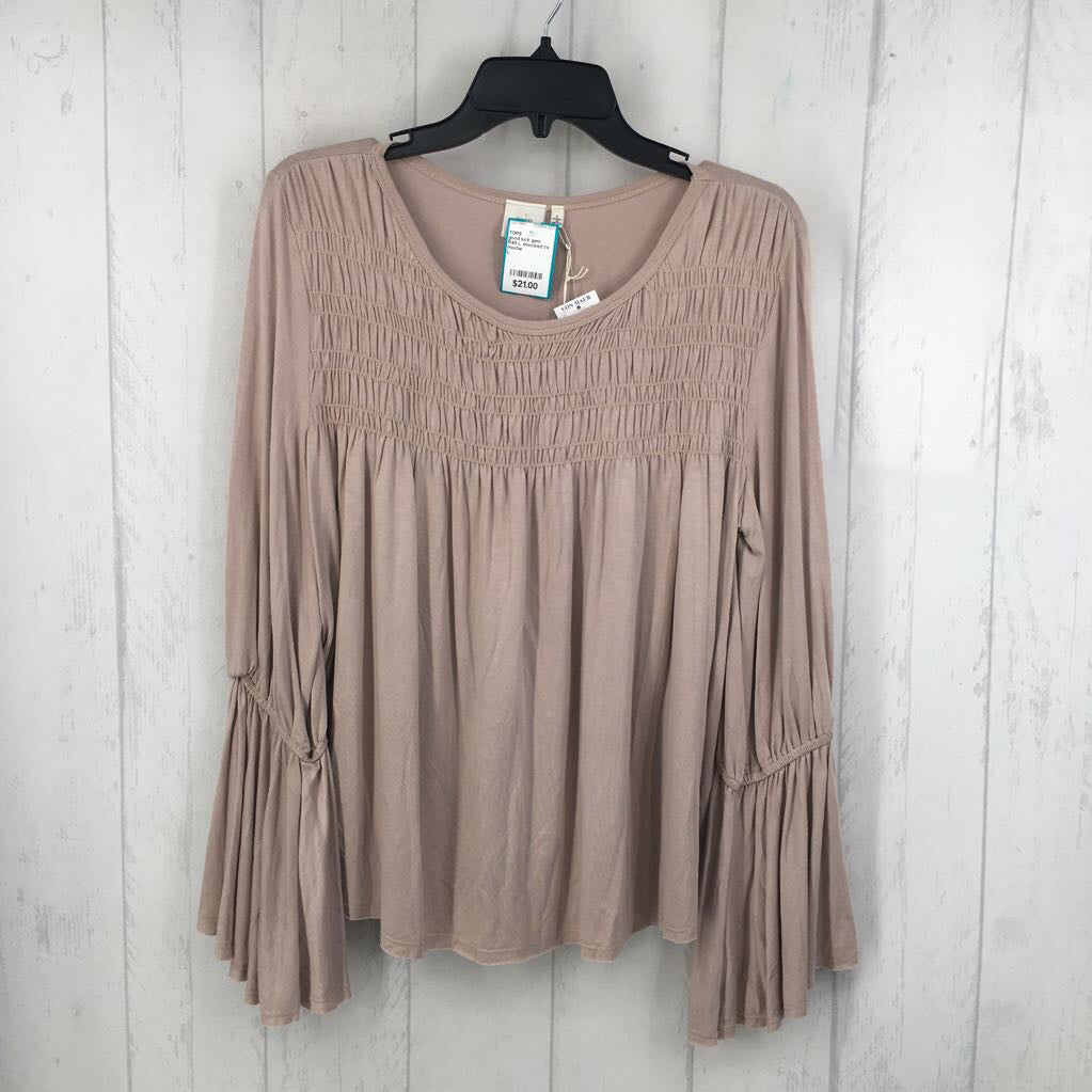 R40 L smocked l/s top