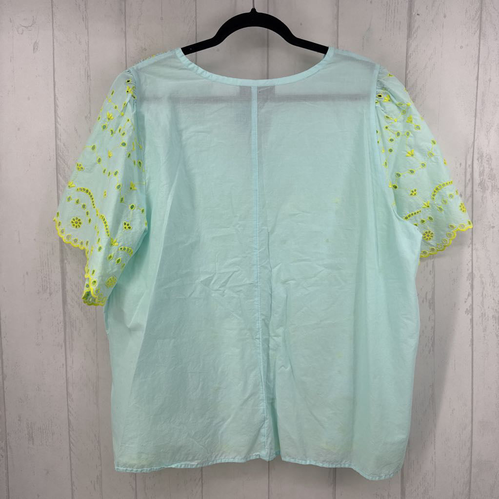 20 eyelet split neck s/s top