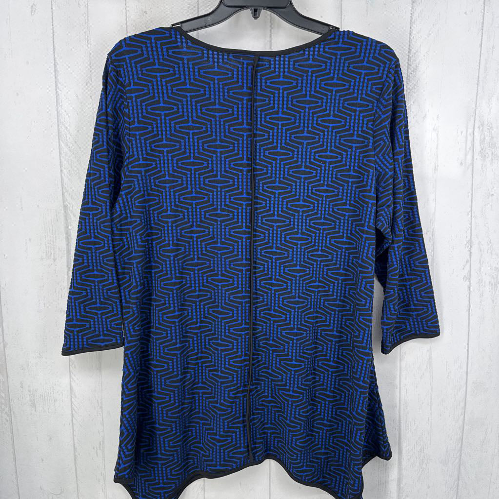 XL printed sharkbite hem 3/4 slv top