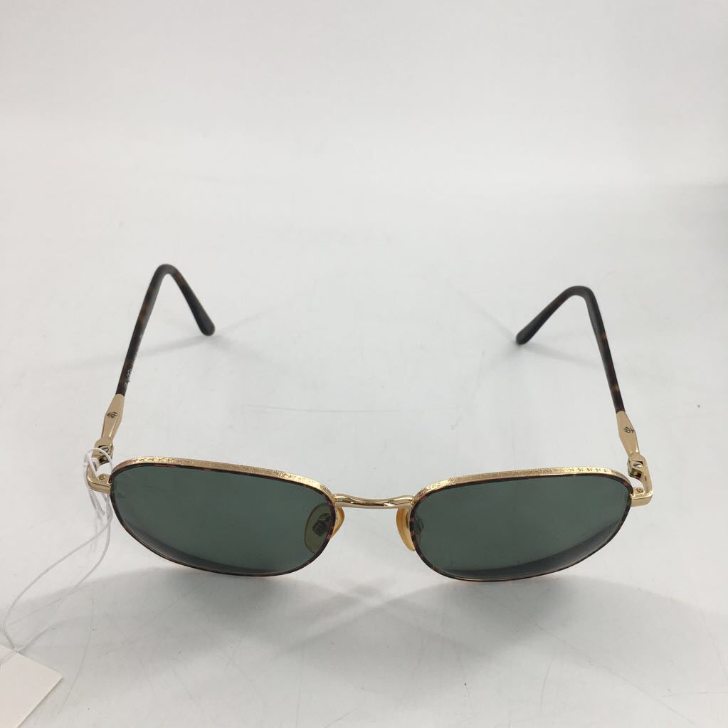 tortoise frame sunglasses