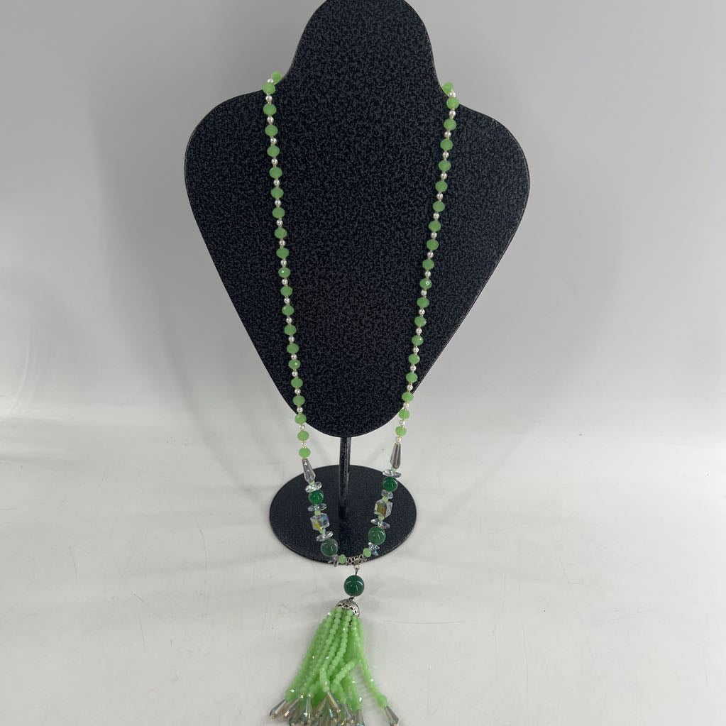 19" green beaded tassel necklace