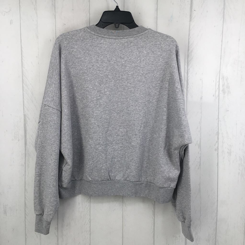 L crewneck sweatshirt