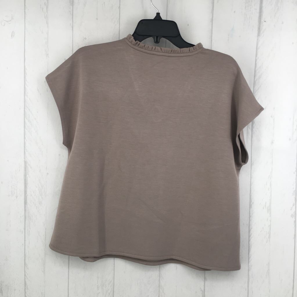 Lp ruffled v-neck cap slv top