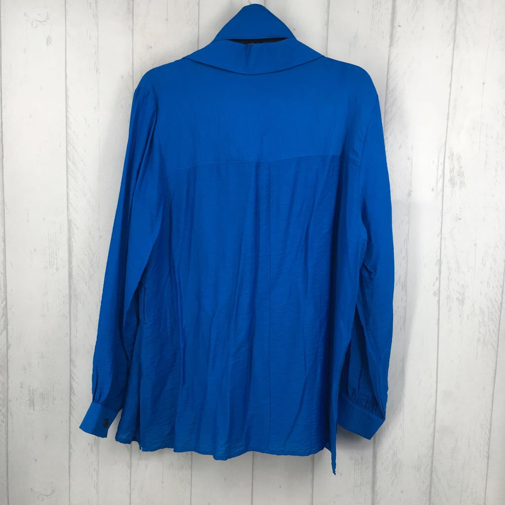 XL button front belted l/s top