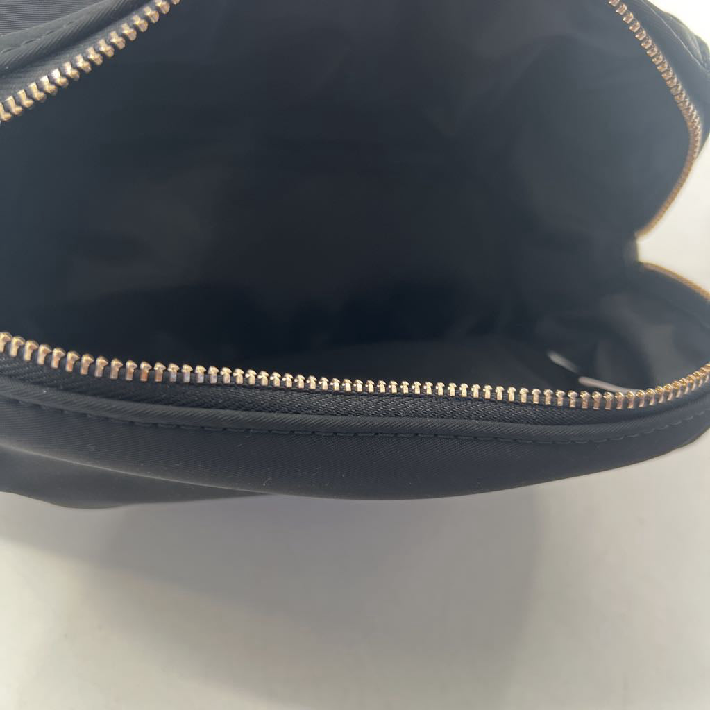 R79 nylon cosmetic pouch