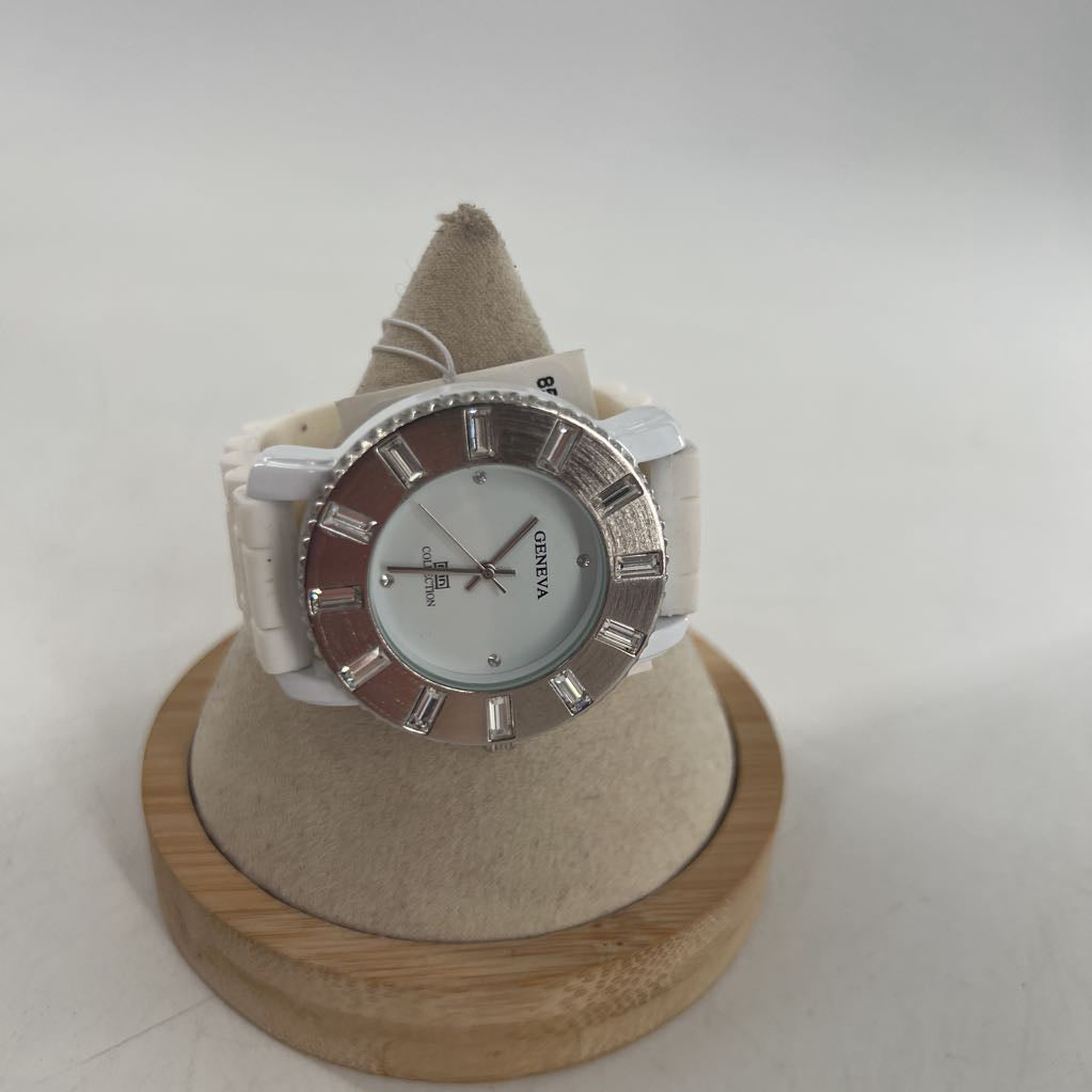 white silicone band watch