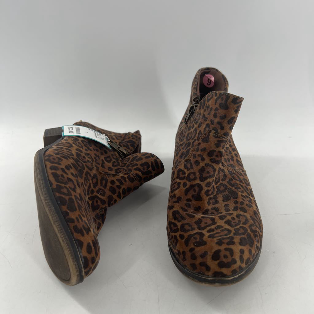9w animal print bootie