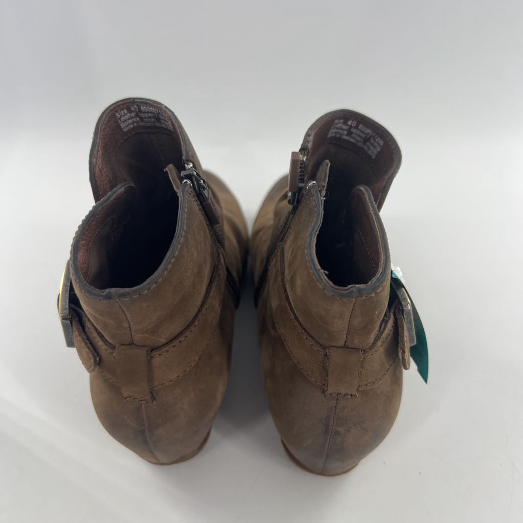 9 oil rubbed leather wedge heel bootie
