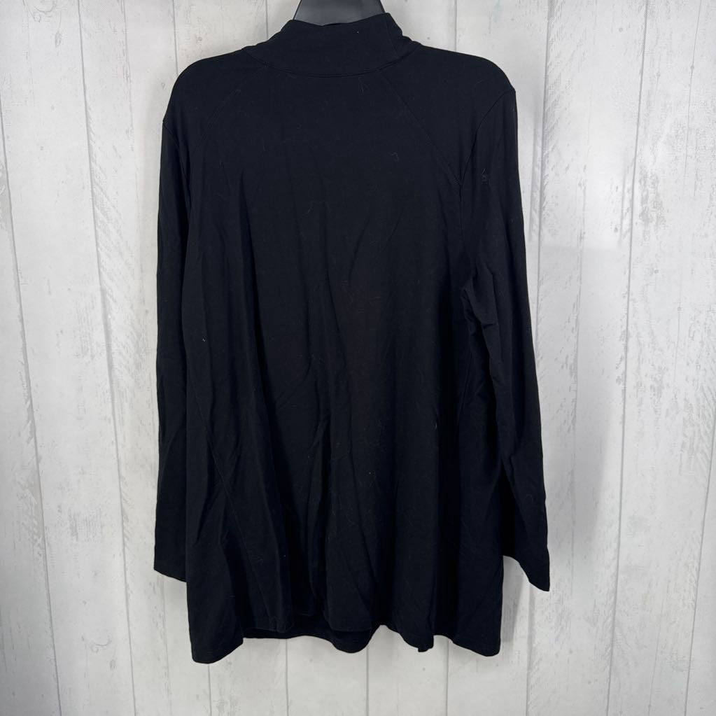 XL snap button detail l/s tunic