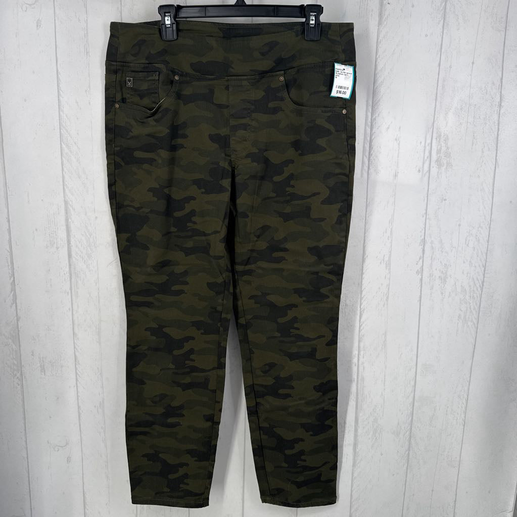 16 pull-on camo print pant
