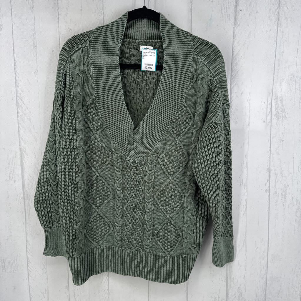 M v-neck cable knit sweater