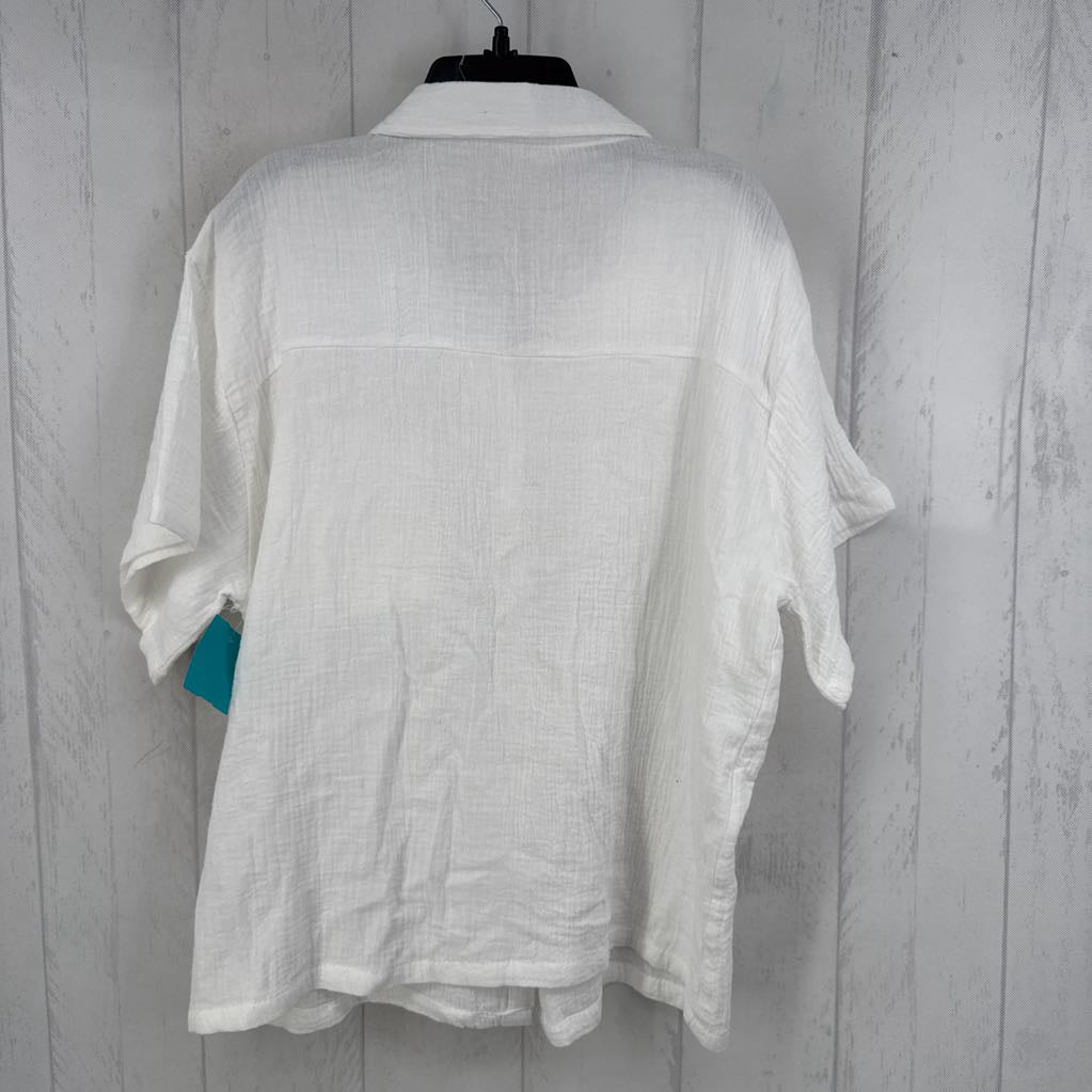 R98 M gauze button down s/s top