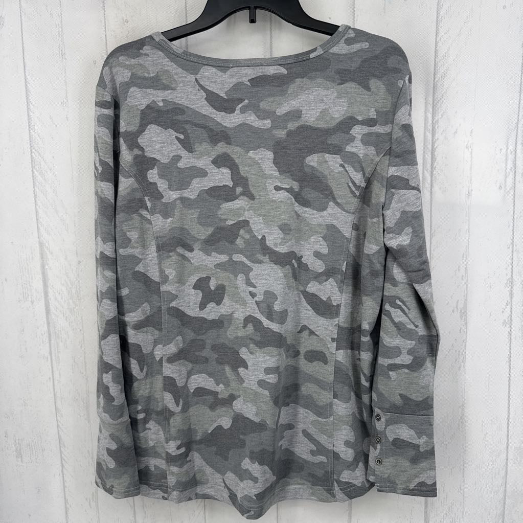 L camo print quarter button down l/s top