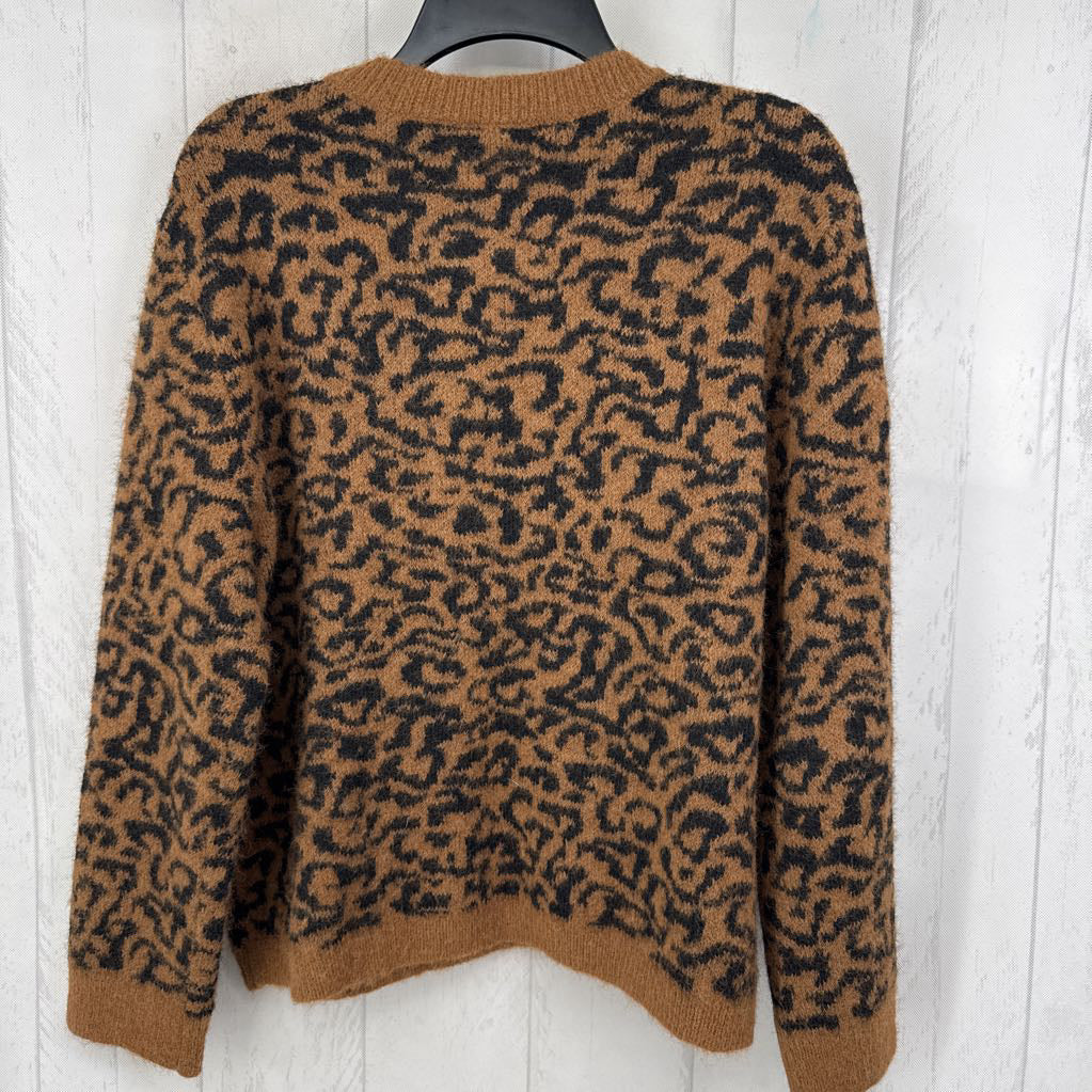 M animal print sweater