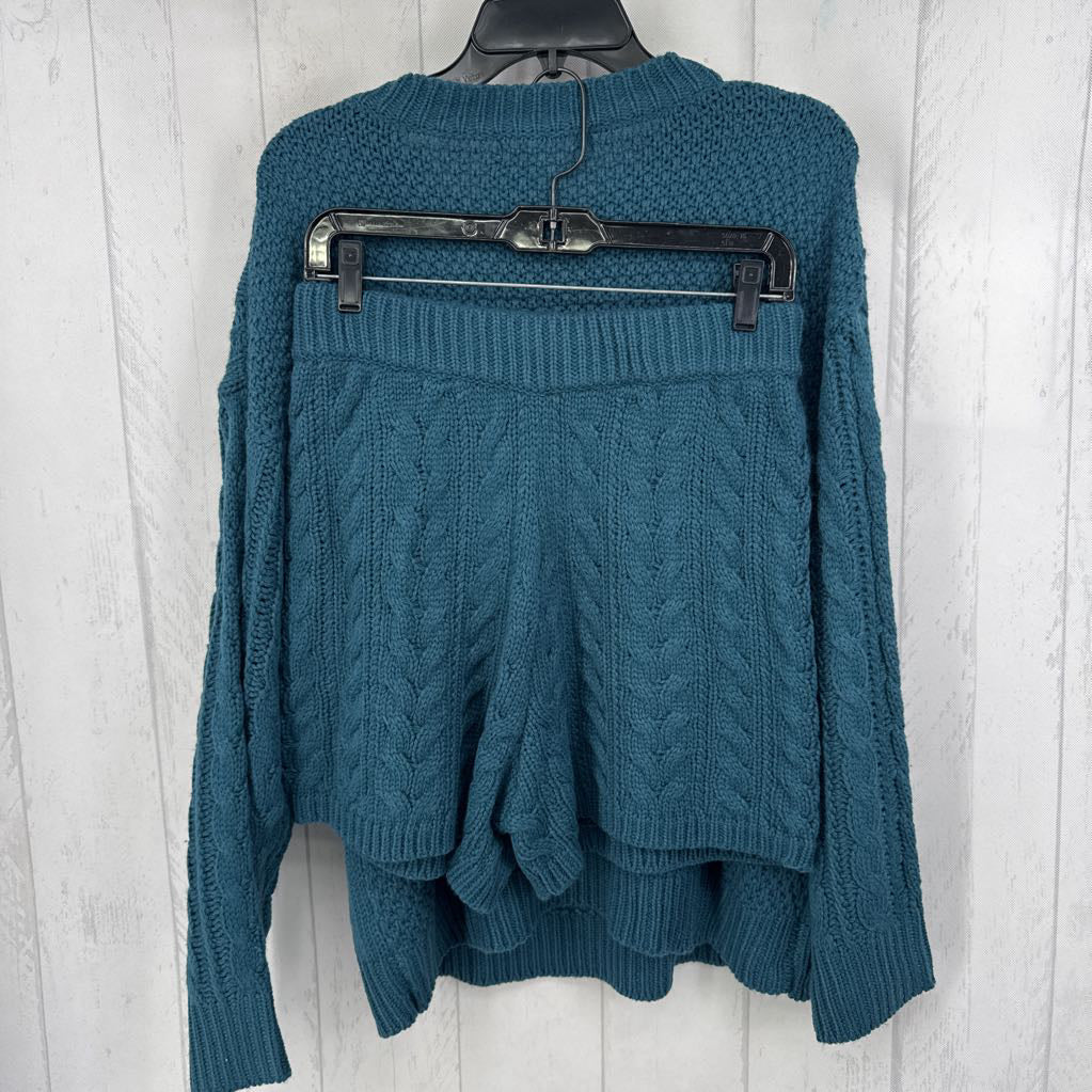 M 2pc sweater shorts set