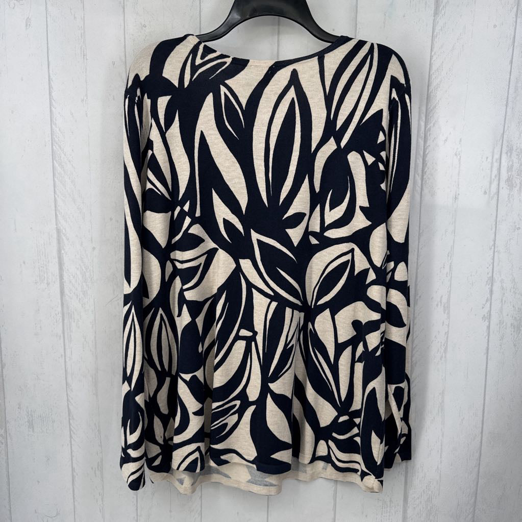R80 XL petals scoop neck sweater