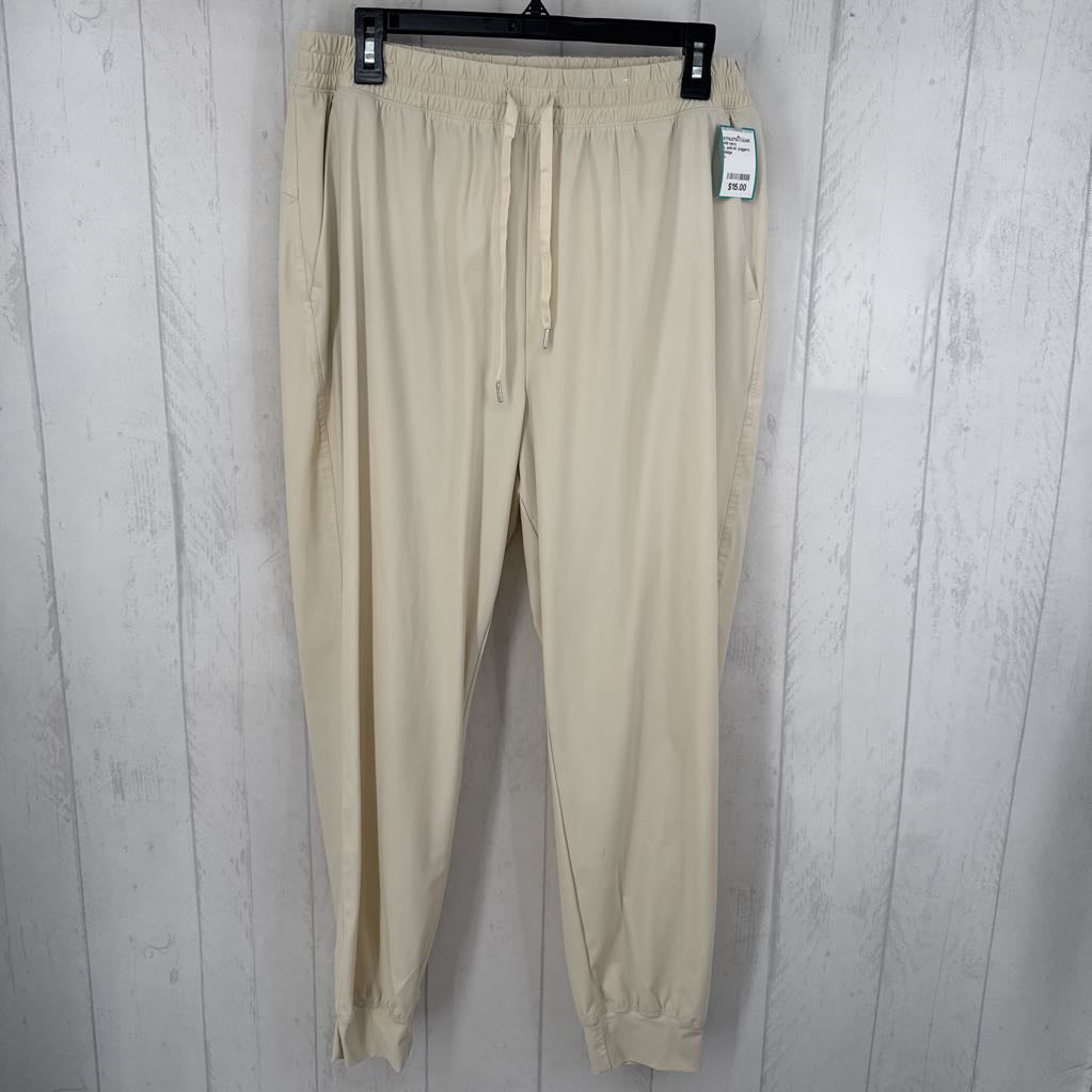 L pull-on joggers
