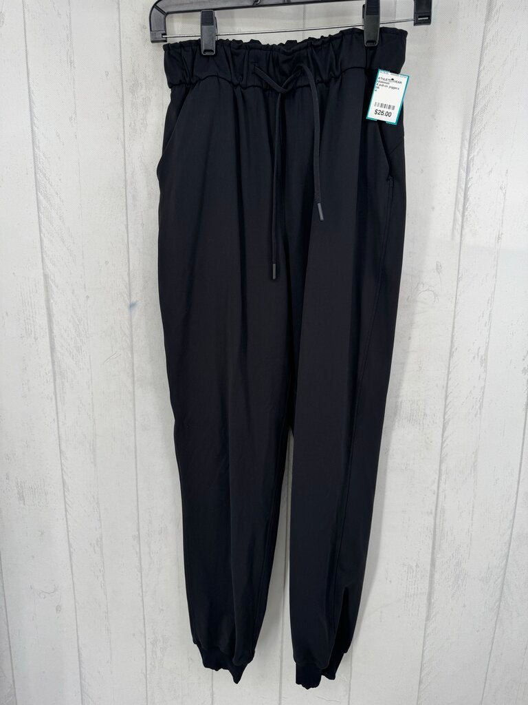 4 pull-on joggers