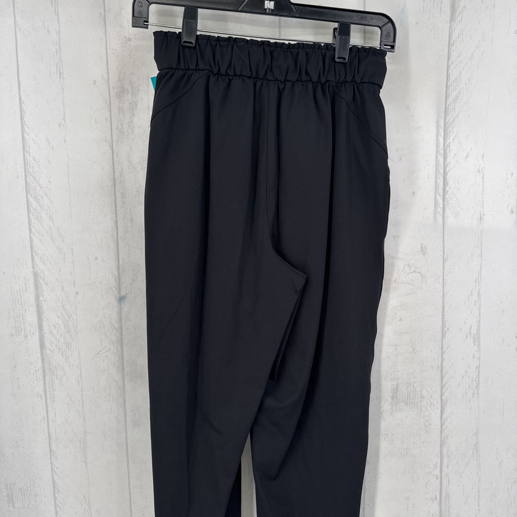 4 pull-on joggers