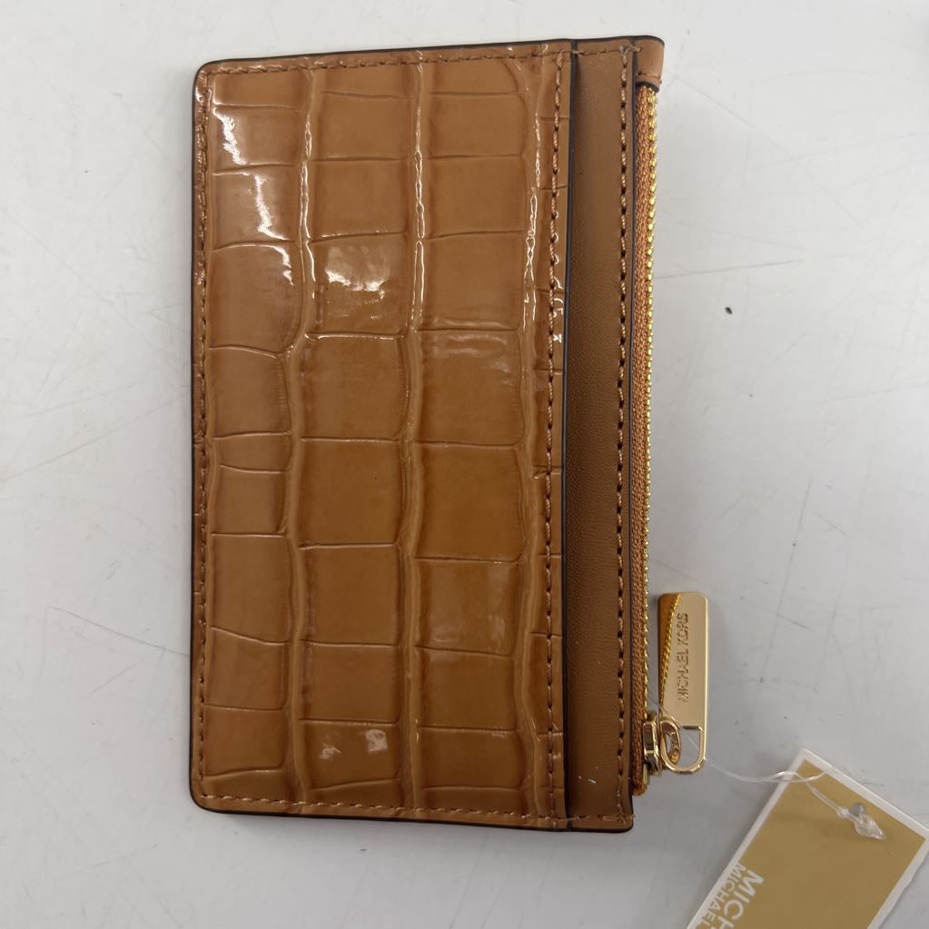R228 embossed card case