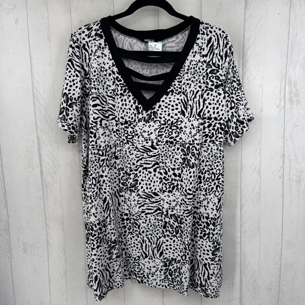 3X v-neck animal print s/s tee