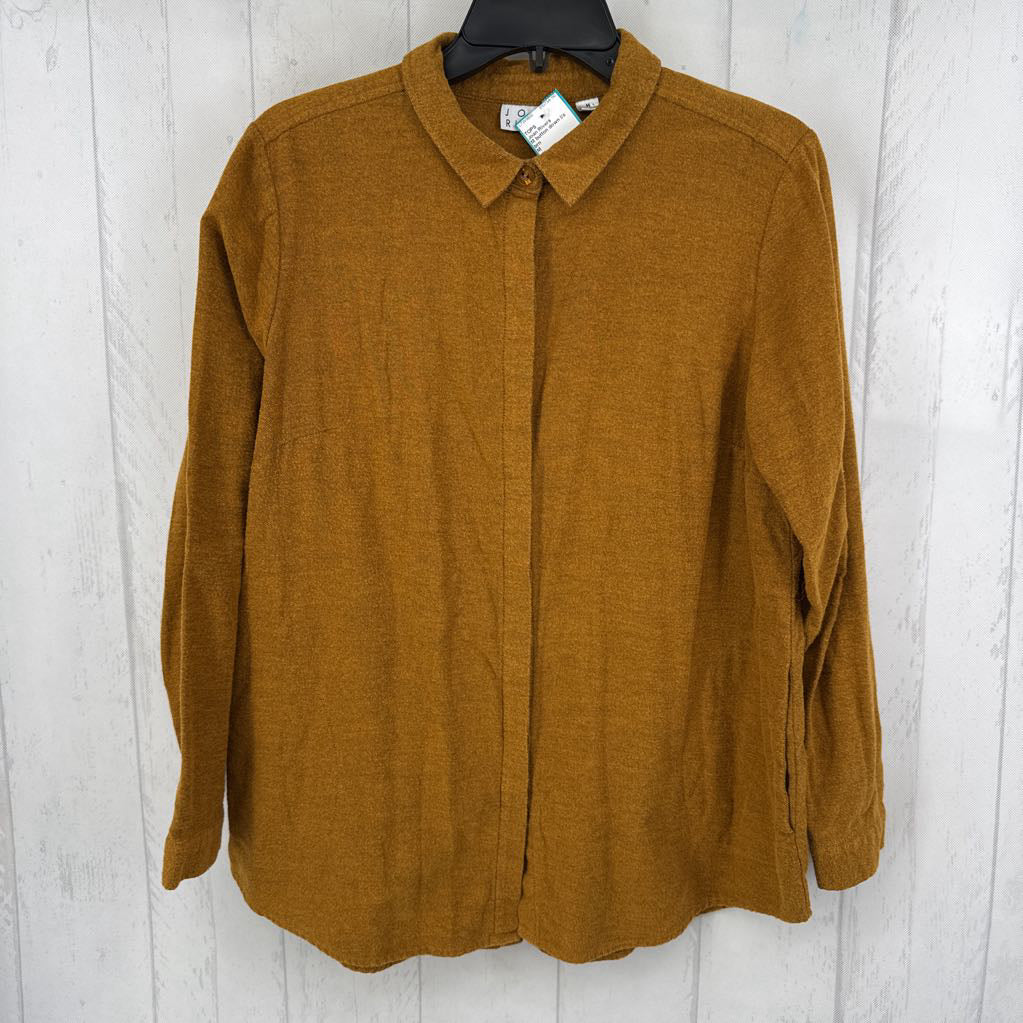 M button down l/s top