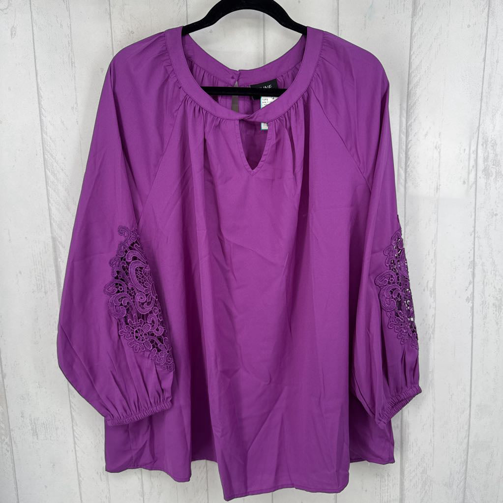 L notch neck lace accent l/s top