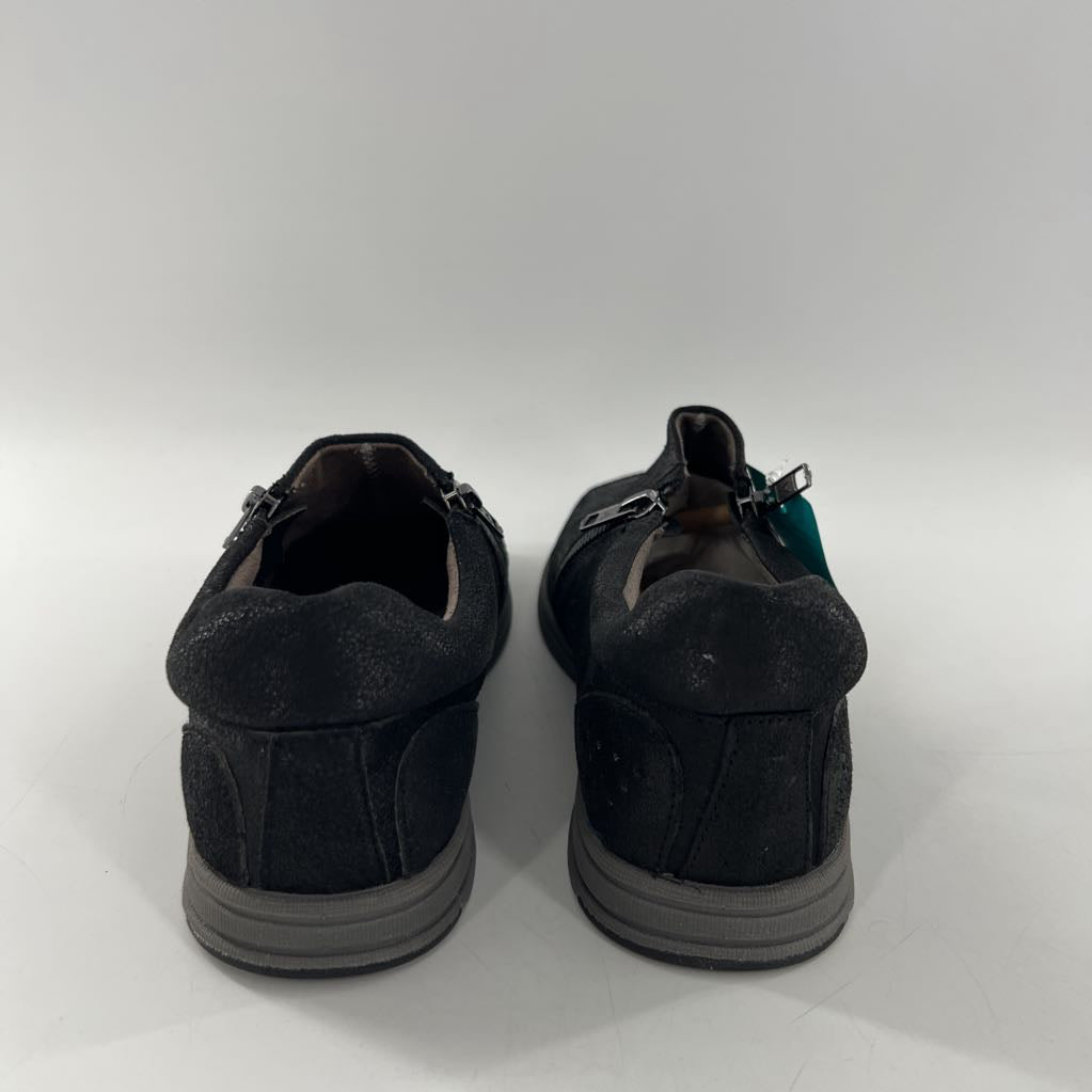 8 leather zipper walking shoe