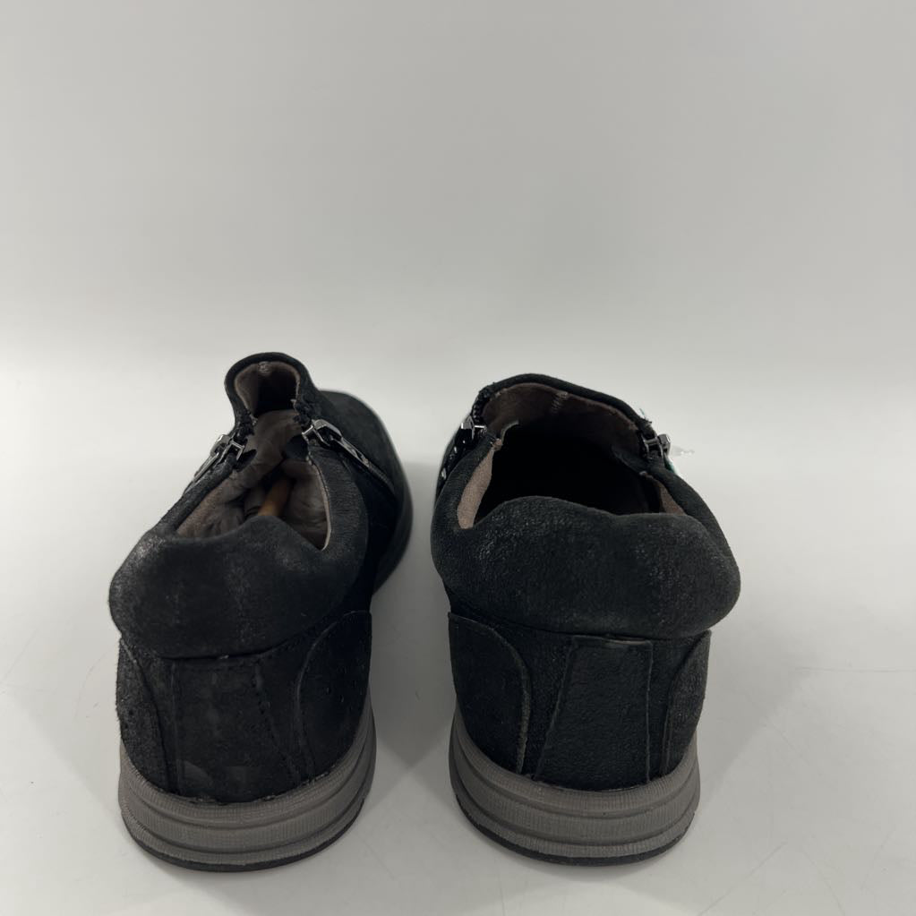 8 leather zipper walking shoe