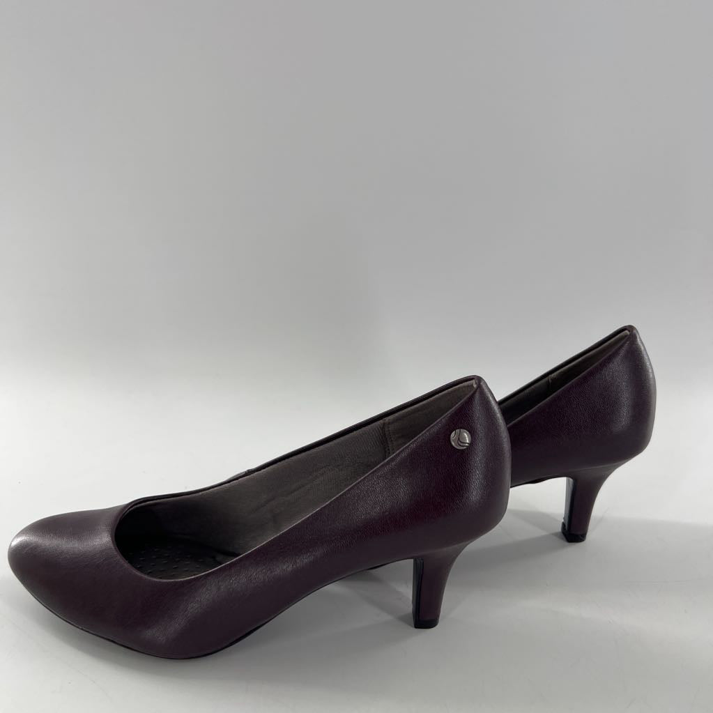 8 leather pumps