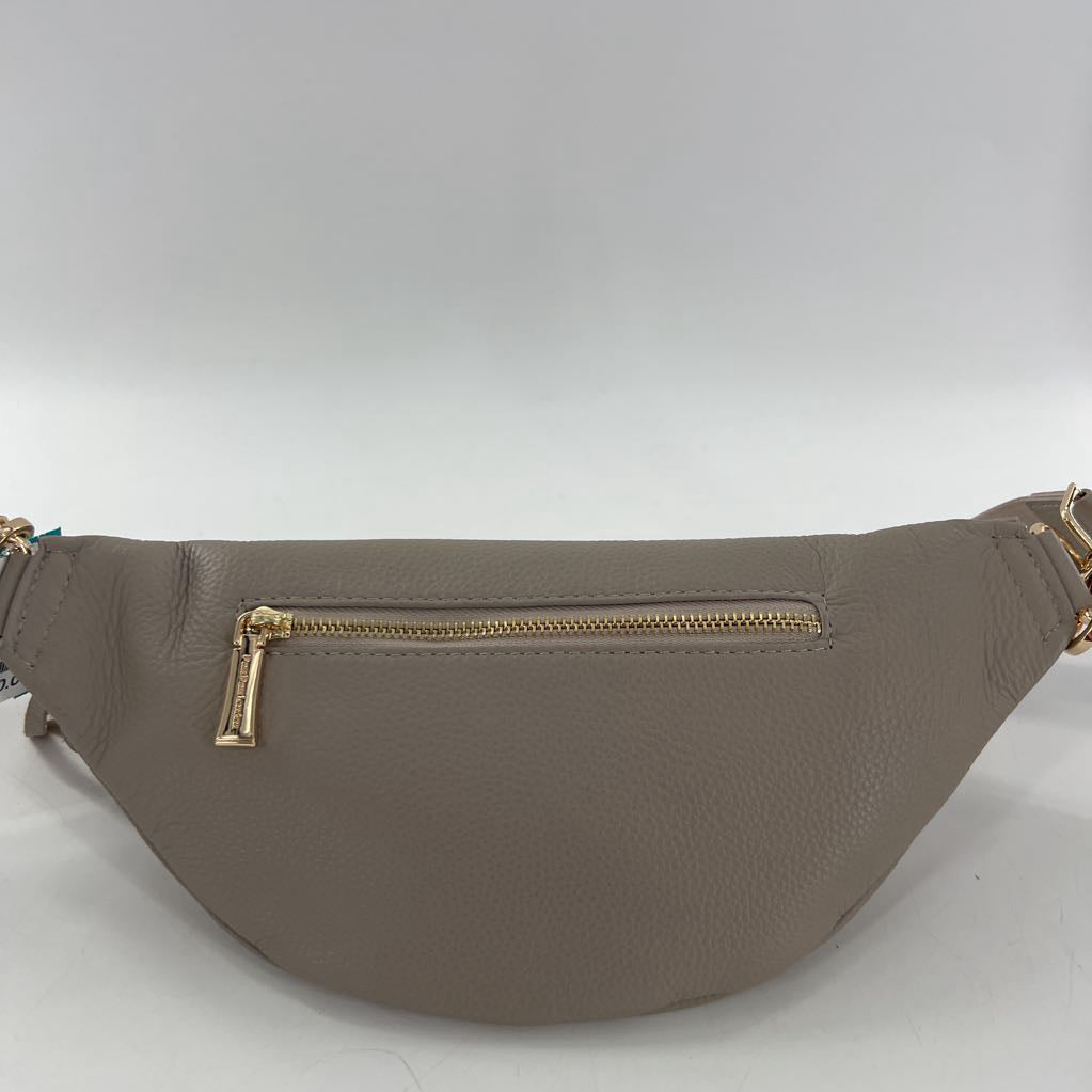 leather beltbag w/ 3 woven straps