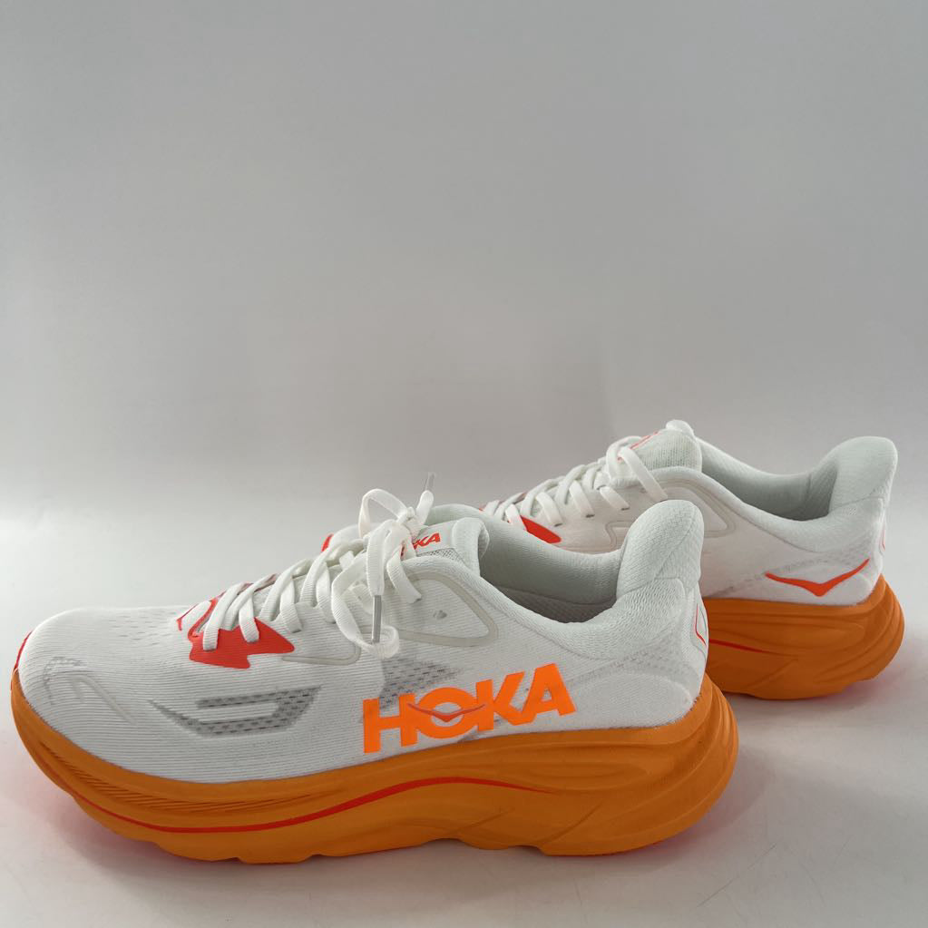 9.5 lace-up sneaker