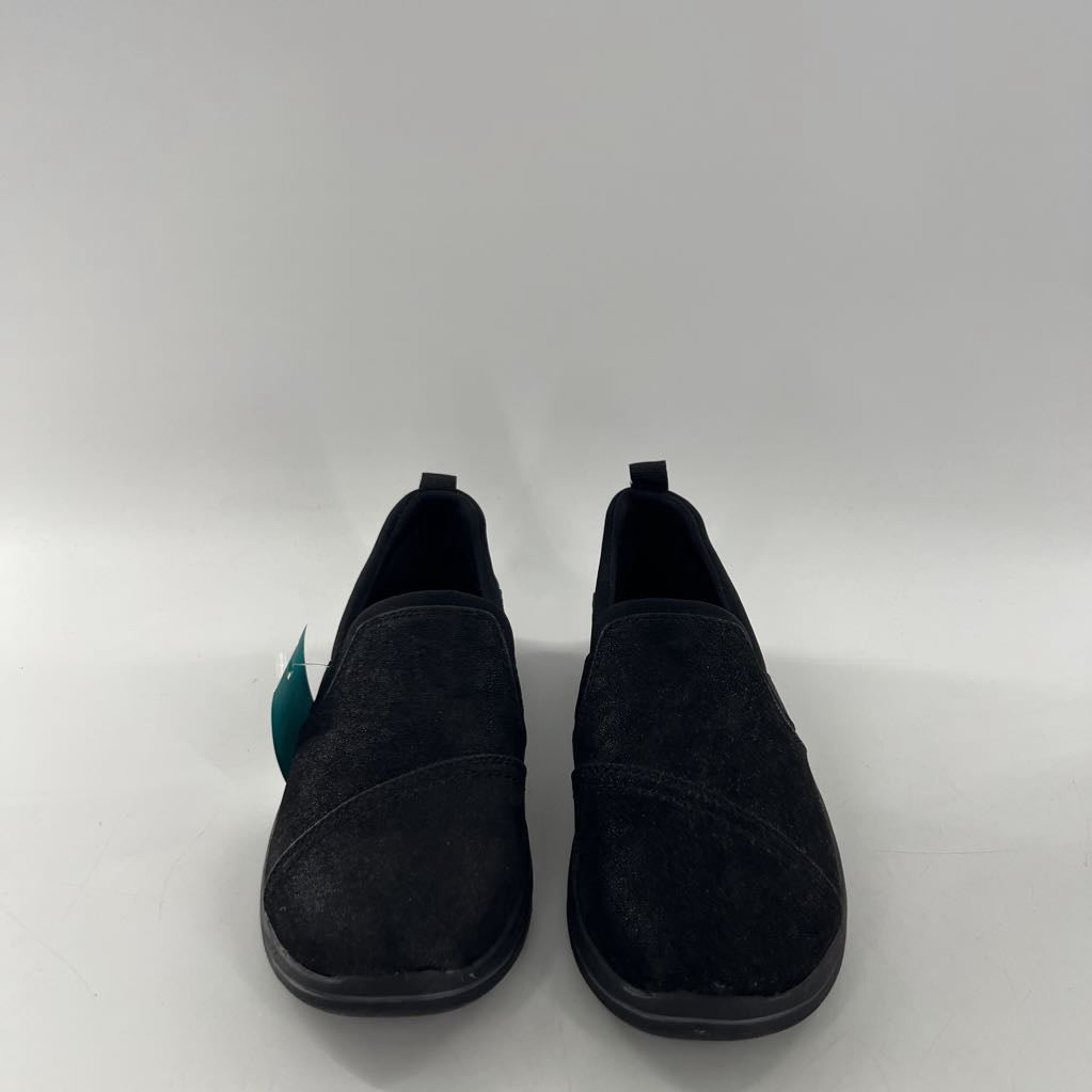 6 faux suede slip-ons