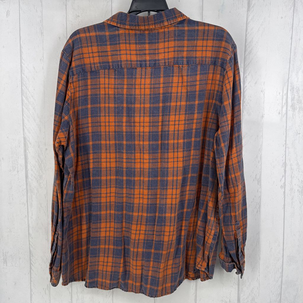 XL plaid button down l/s top