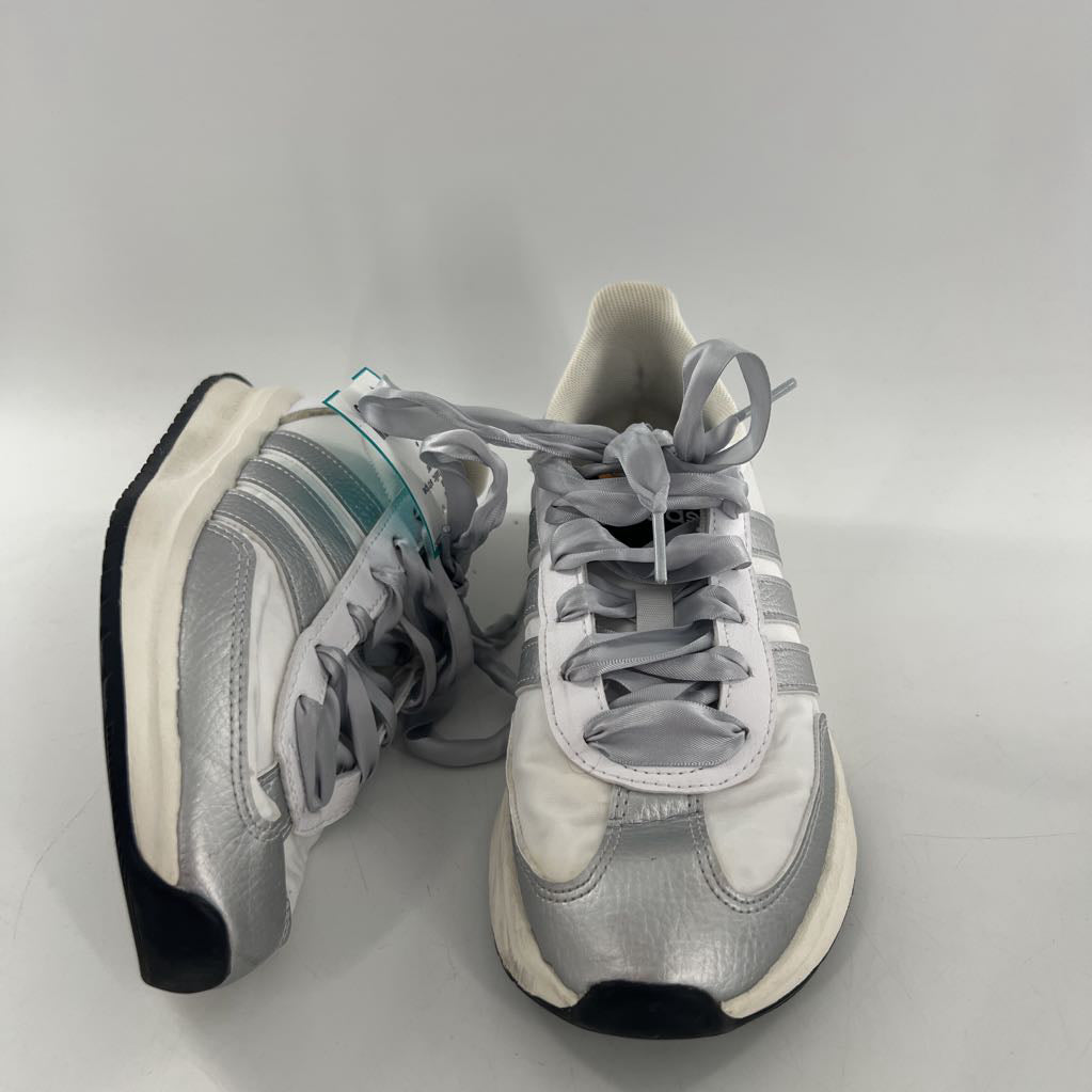 5 metallic stripe lace up tennis shoes