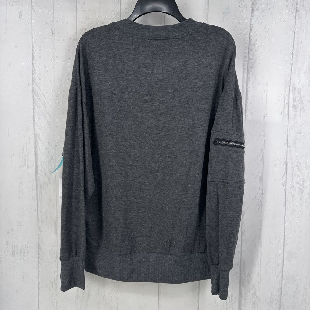 R68 L crewneck sweatshirt