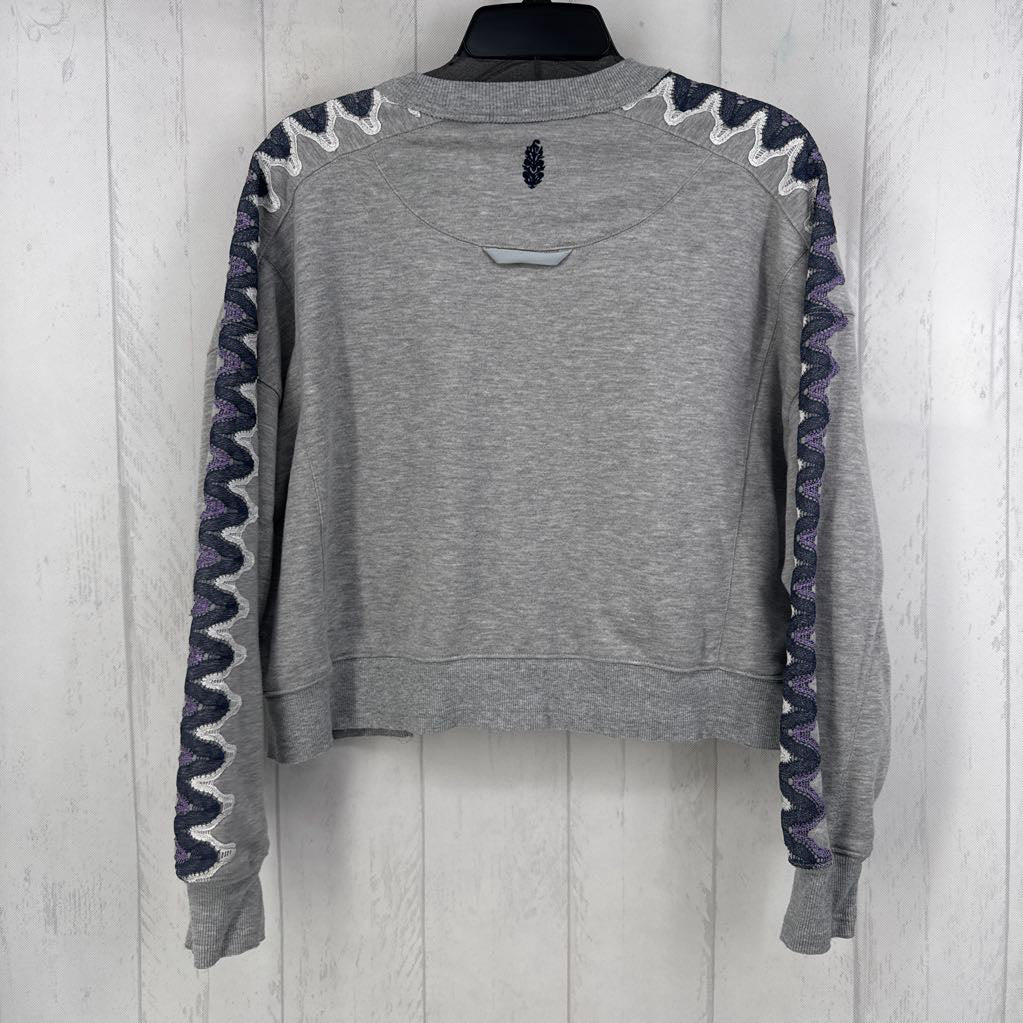 XS embroidered slv crewneck sweatshirt