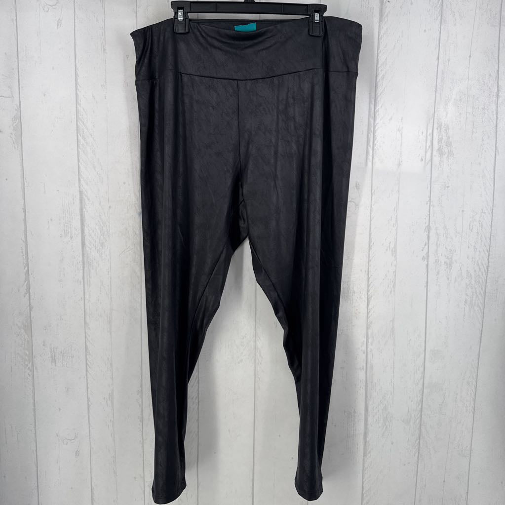 2X faux leather leggings